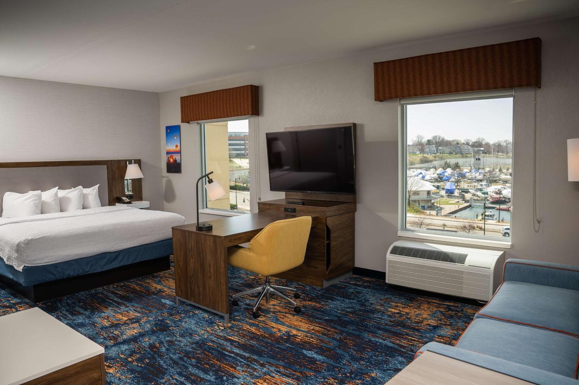 Hotel Hampton & Bayfront 3*