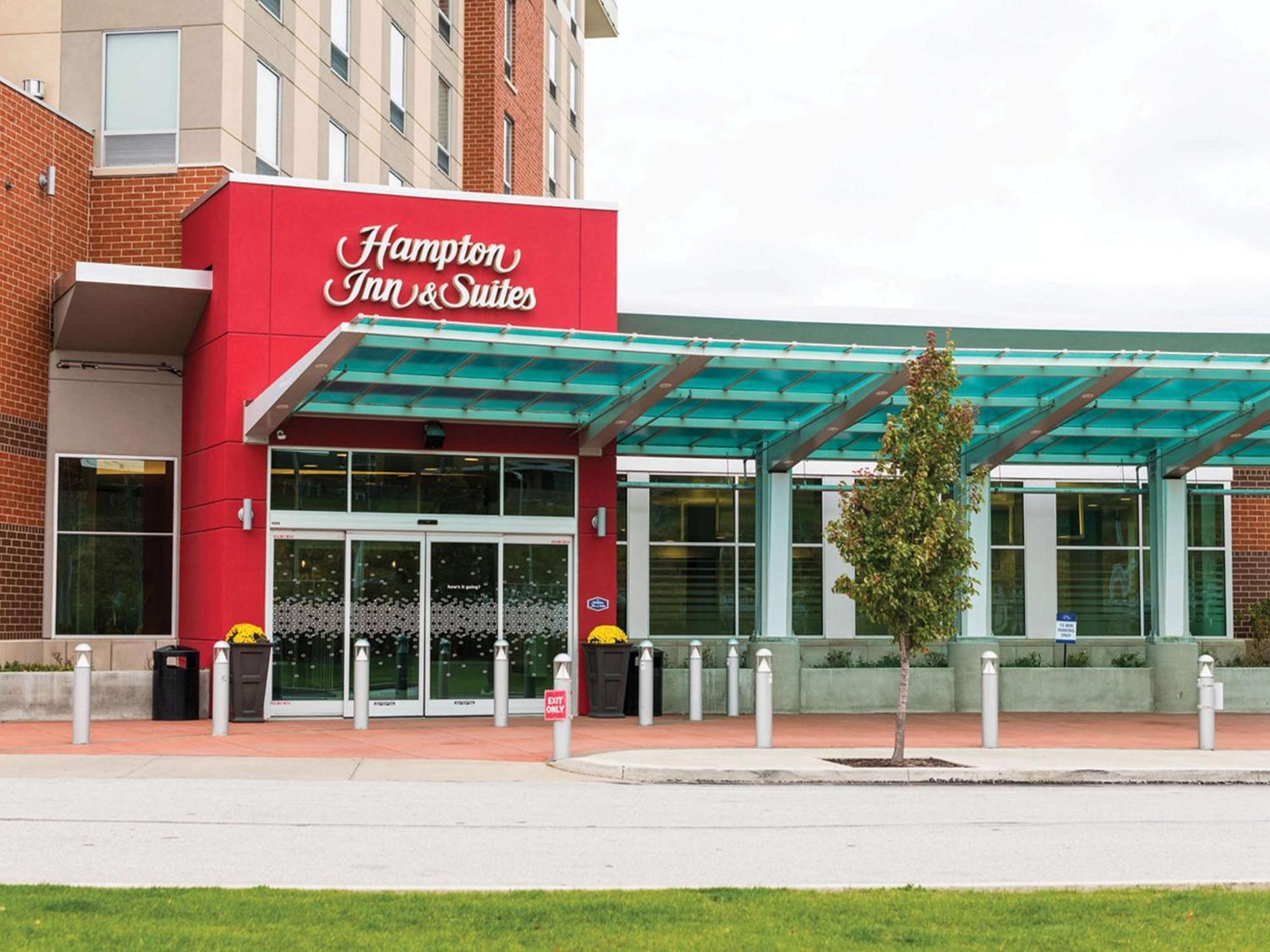 Hotel Hampton & Bayfront Erie