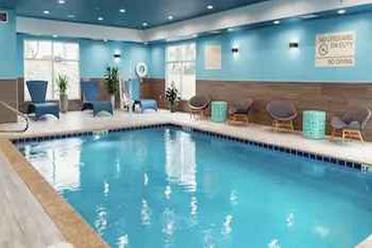 Hampton & Bayfront Hotel