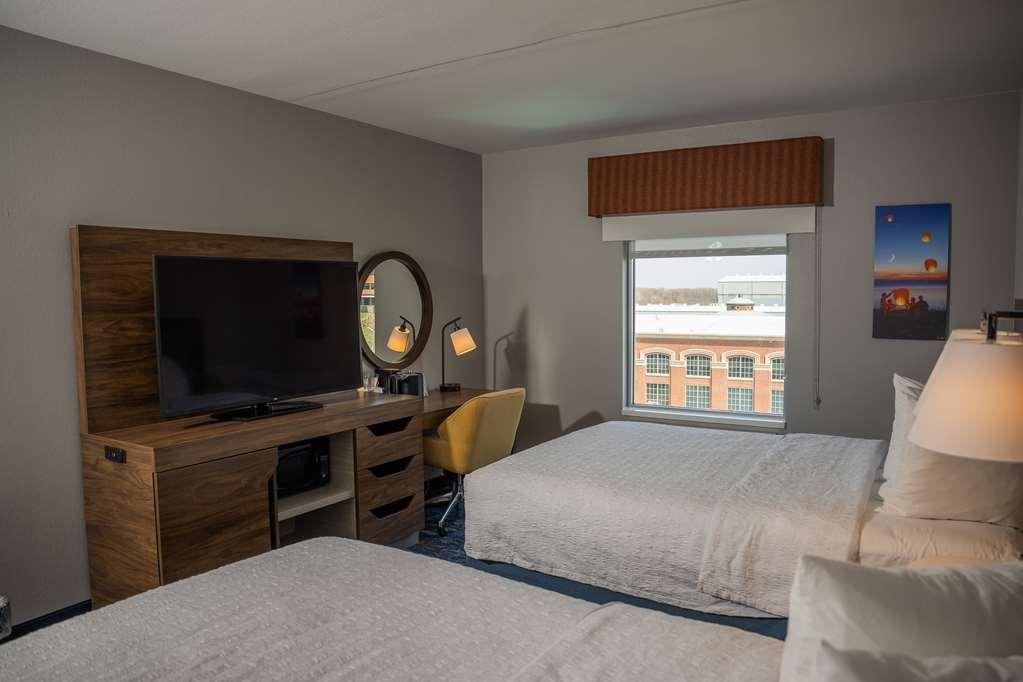 Hampton & Bayfront 3*
